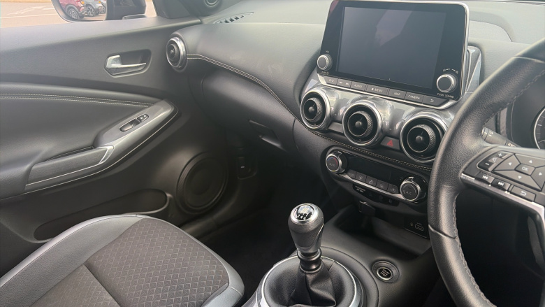 Nissan Juke 1.0 DiG-T 114 N-Connecta 5dr Petrol Hatchback